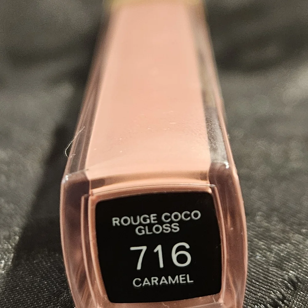 Chanel Rouge Coco Gloss in shade 716 Caramel. - Picture 2 of 2